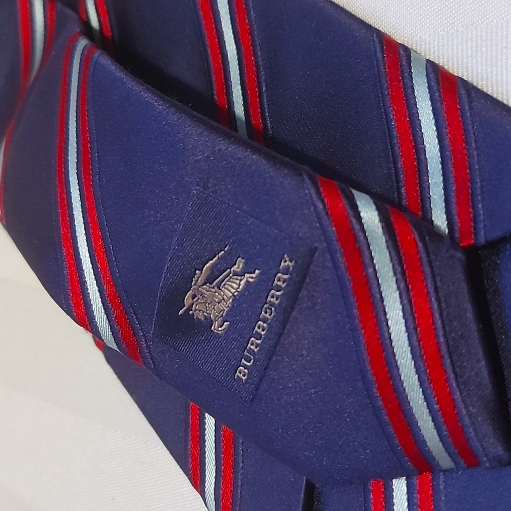 BURBERRY SILK TIE AUTHENTIC! - Picture 2 of 5